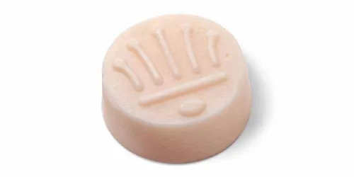 Haarspülung pur - feste Haarspülung mit Wildrosenöl, handgefertigte Pflege von THOMA Naturpflege, rundes festes Conditioner-Stück.