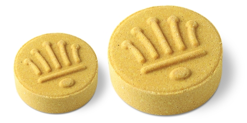 Festes Shampoo in 2 Größen mit Honig für einen glanzvollen Auftritt, rundes Shampoo-Stück in Honiggelb mit Prägung von THOMA Naturpflege.