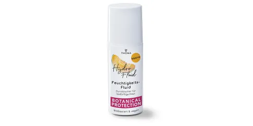 Eine Flasche des Hydro Feuchtigkeits Fluids Melone von THOMA mit der Kennzeichnung Botanical Protection Das Fluid ist biobasiert und vegan wirkt als Durstlöscher für bedürftige Haut Nahaufnahme des Pumpspenders