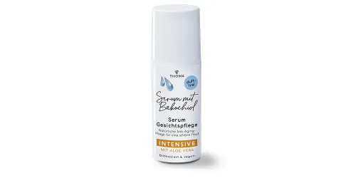 Eine Flasche des duftfreien Serums mit Bakuchiol von THOMA mit der Kennzeichnung Intensive mit Aloe Vera Das Serum ist biobasiert und vegan bietet natürliche Anti Aging Pflege für eine schöne Haut Nahaufnahme des Pumpspenders