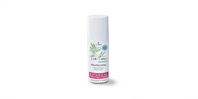Eine Flasche der Tea Time Sensitiv Nachtcreme von THOMA mit der Kennzeichnung Botanical Protection Die Creme ist duftfrei biobasiert und vegan wirkt als reizlindernde Basiscreme Nahaufnahme des Pumpspenders